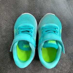 Nike toddler sneakers